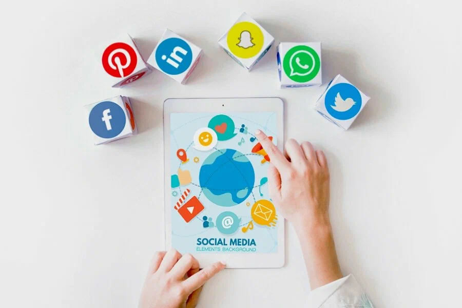 Social media on the game